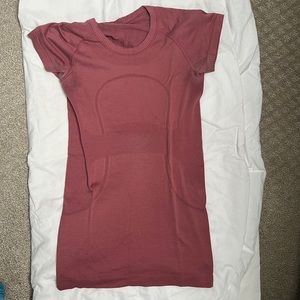 Lululemon swiftly tech short sleeve